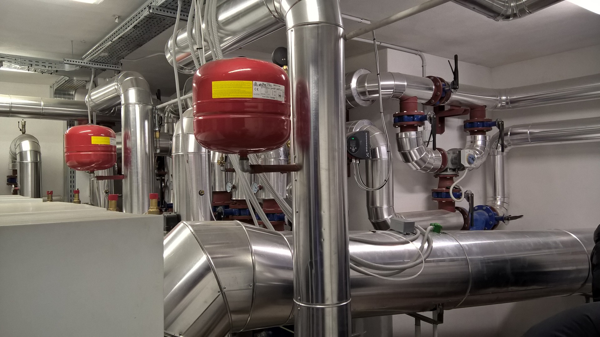 罗马 180 户公寓热力设备翻新工程-1