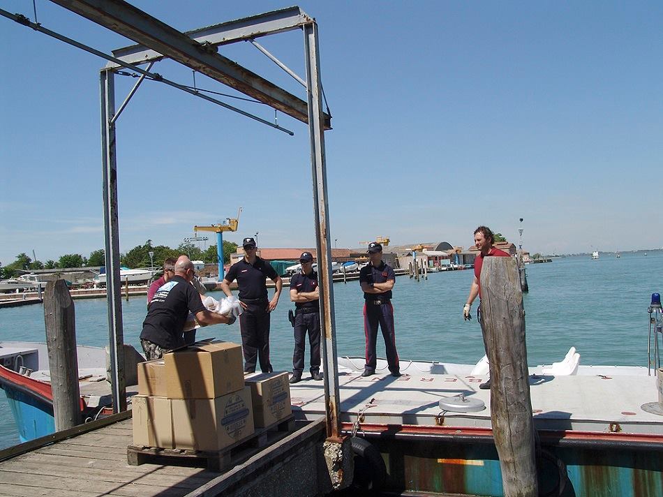 意大利圣阿戈斯蒂诺市政厅华美吊灯重焕新生-13