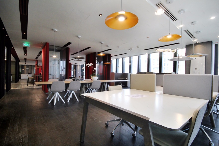 越南最大城市中心的灵动办公空间-12