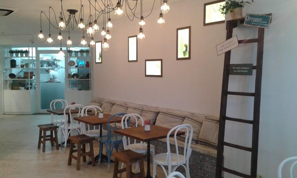 2014 年完成的普罗旺斯风格酒吧设计-8