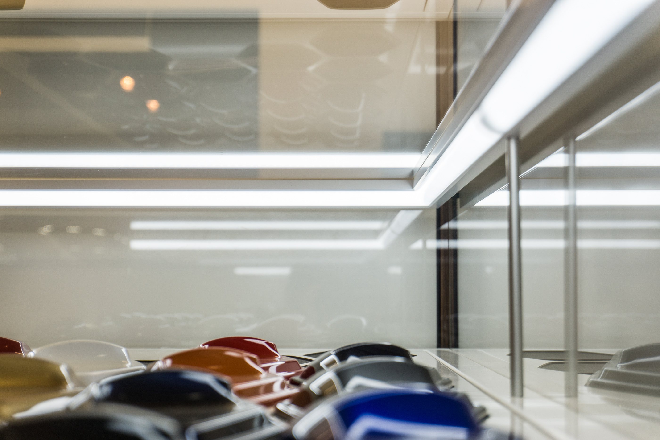 INCHCAPE - Jaguar/Landrover Showroom interior-6