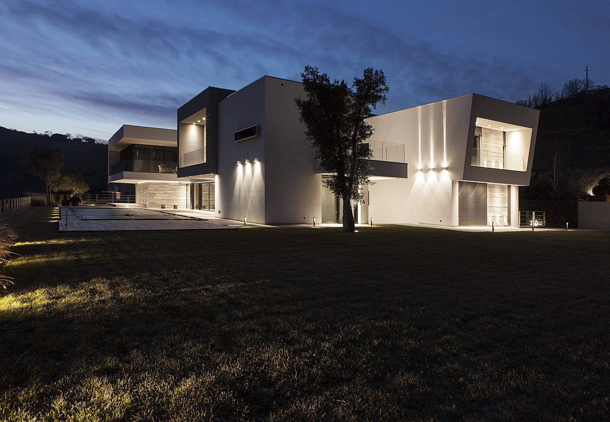 意式奢华的典范之作 | 卡斯特莱拉诺别墅设计-31