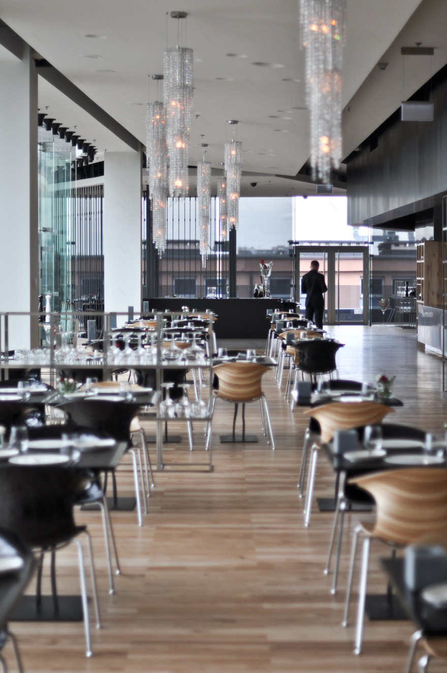 Wolf Bracka 餐厅的 Manooi Fjord 水晶吊灯-1