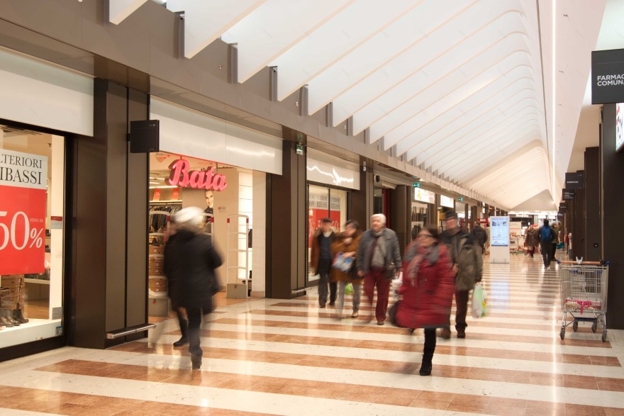 商业中心“拉罗通达”的翻新设计-28