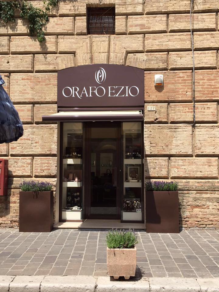 2016 年完成的 gioielleria Ezio 珠宝店室内设计案例-0