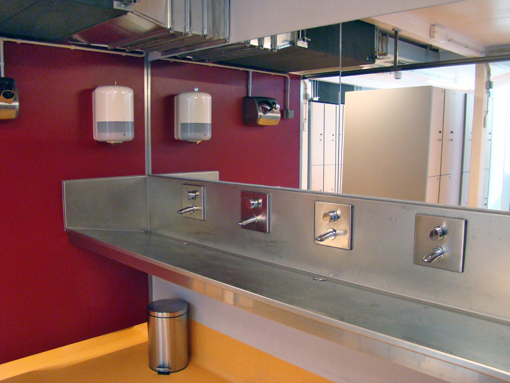 圣家族大教堂临时服务建筑-17