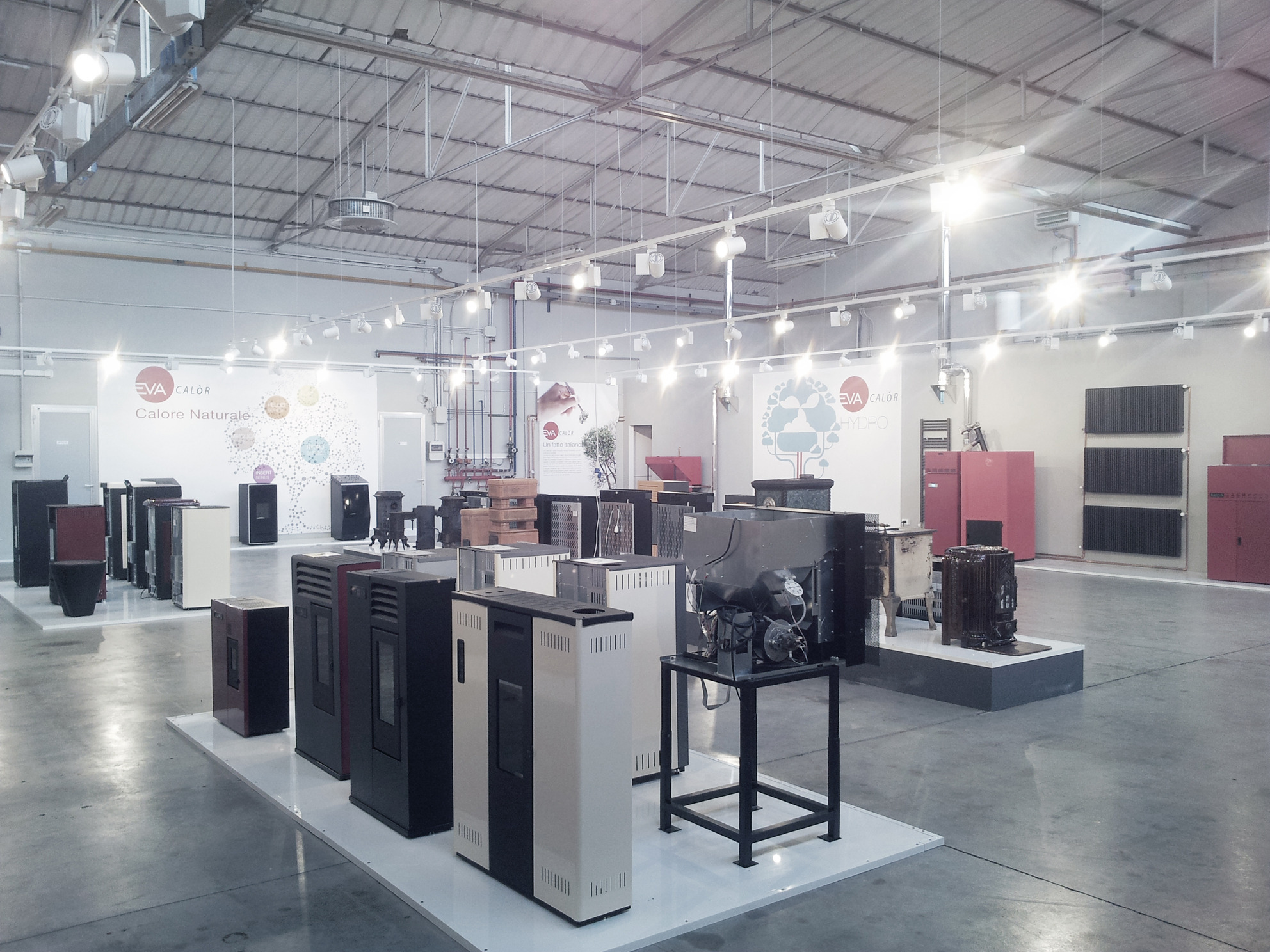 工业风 Eva Calor 展示厅,现代与高效并重-6