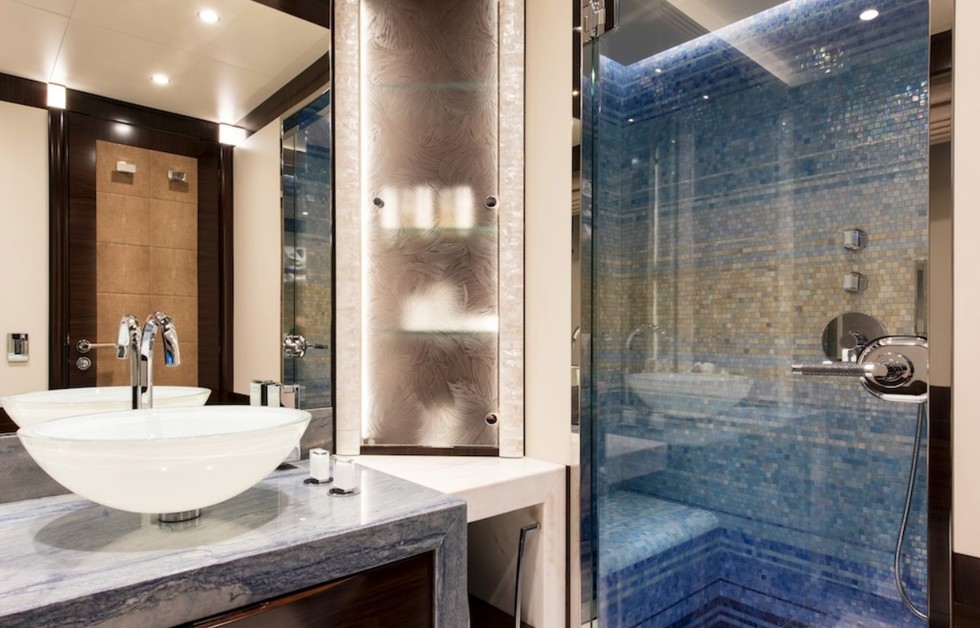 融合传统与创新的 50 米豪华游艇室内设计-15