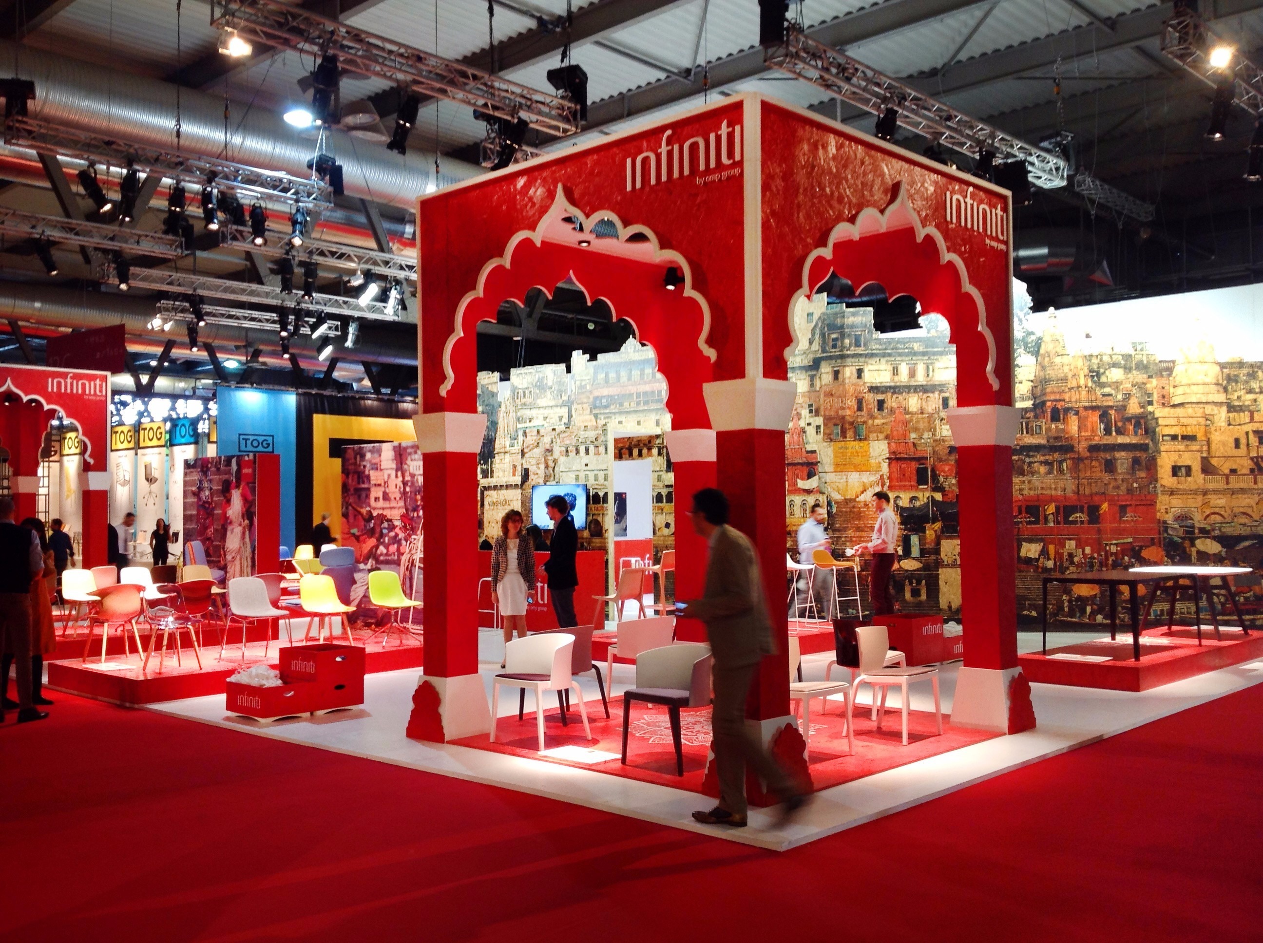 2015 年米兰家具展 Infiniti 展台——木结构魅力诠释现代展览设计-4