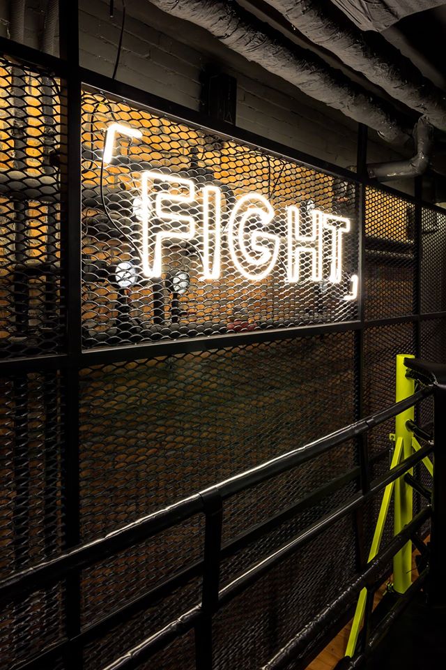 力量与幽默并存,乌克兰 EBH 俱乐部室内设计-15