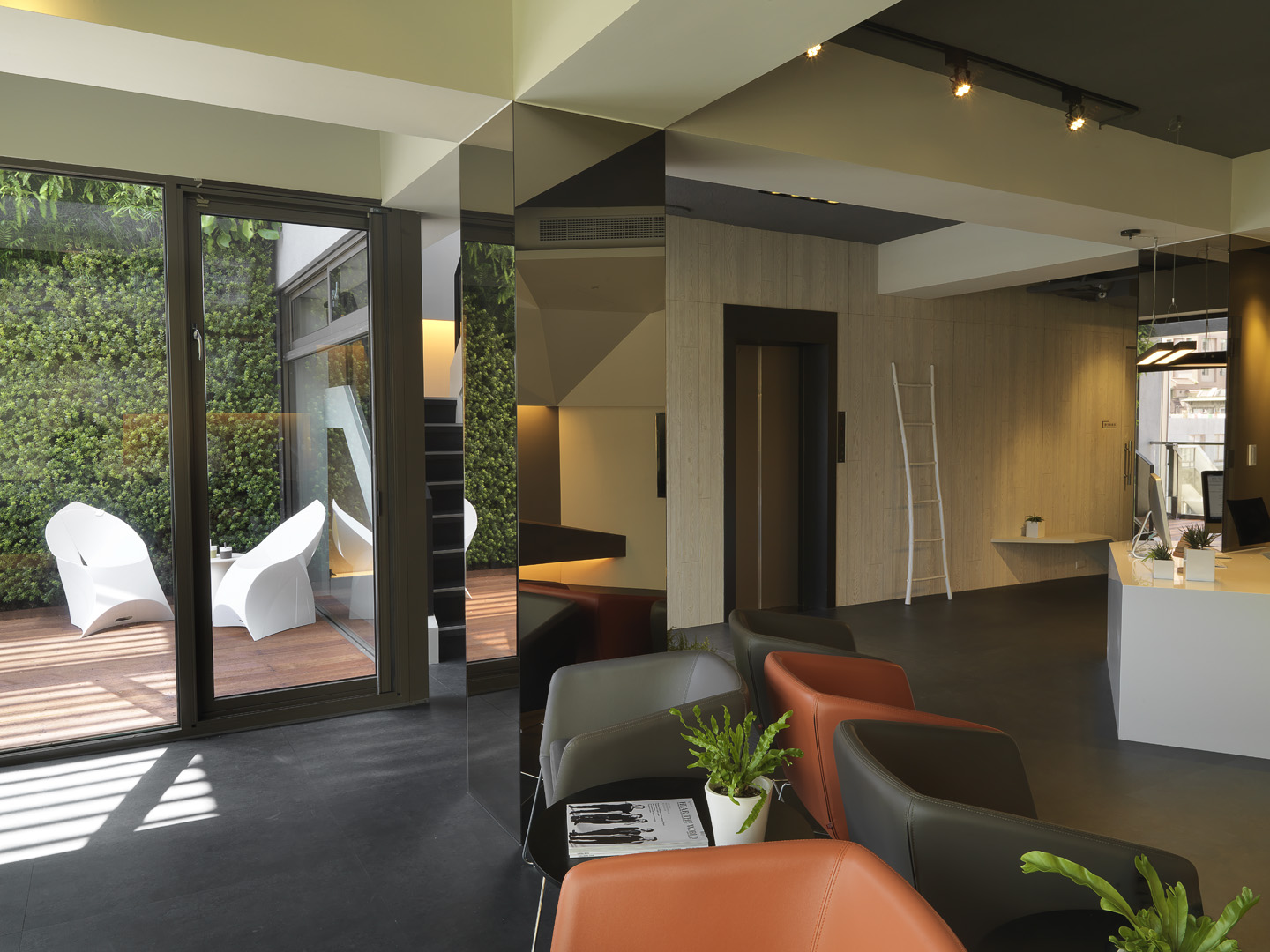 城市雨意与花季——助听器诊所诗意空间设计-21