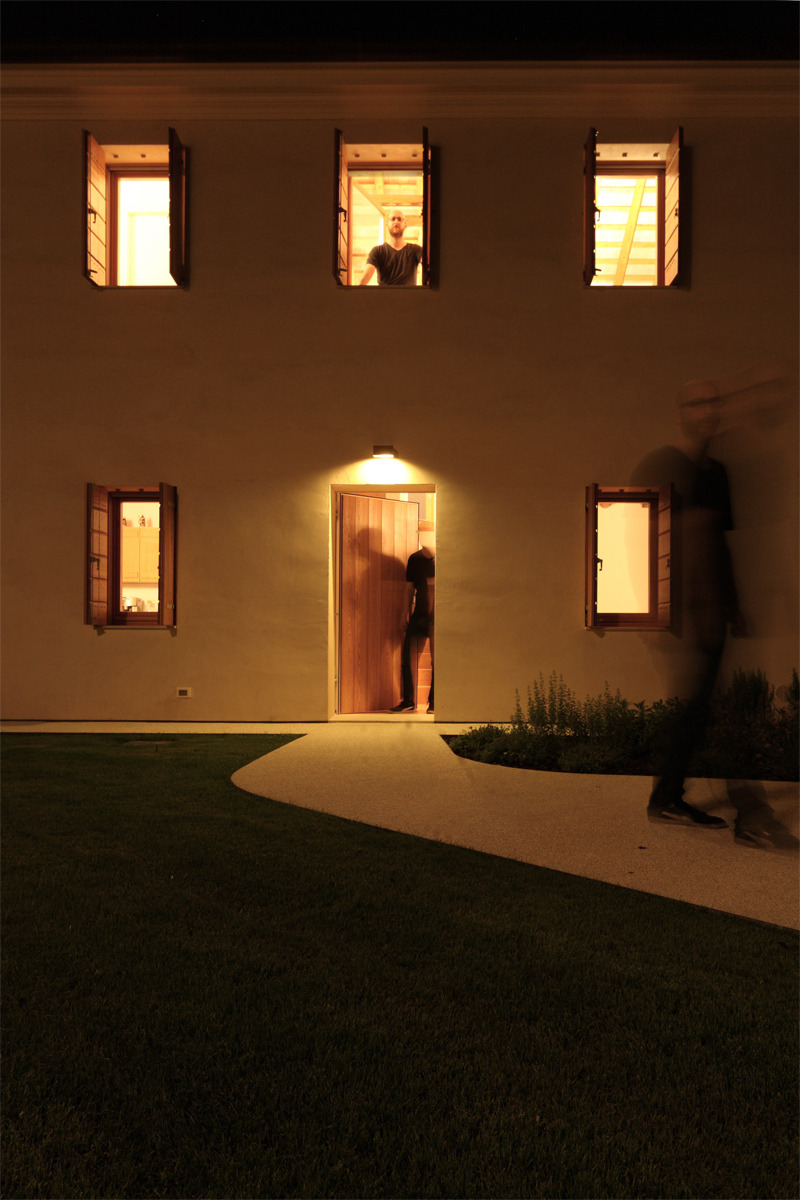 私人住宅的优雅木质设计-18