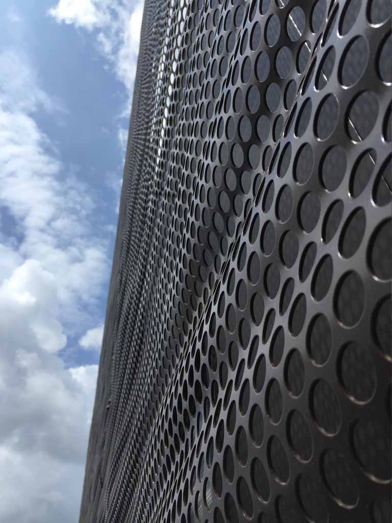 复古工业风融入现代设计，打造独特餐厅空间-1