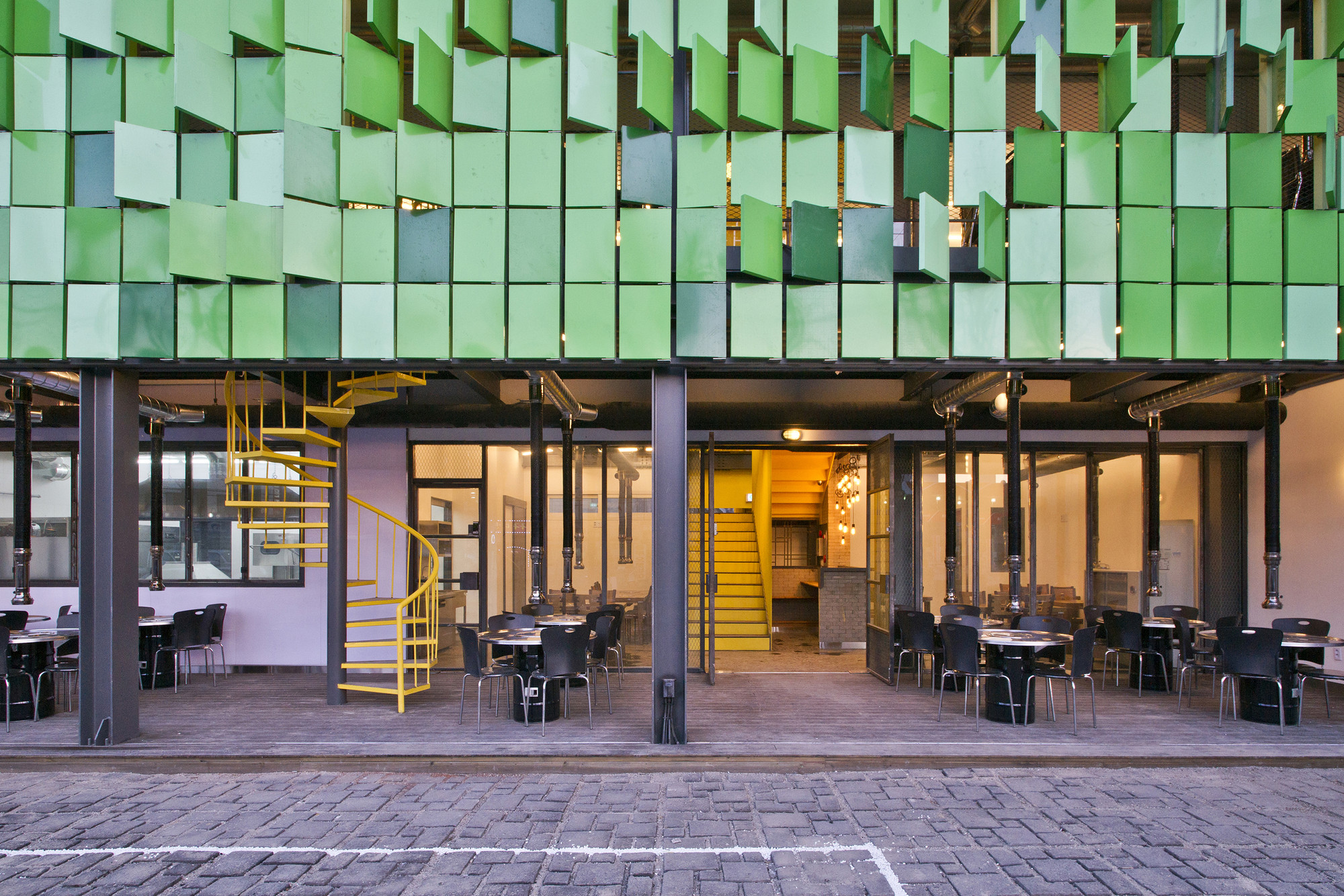 韩国仁川“森林的房子”餐厅,绿色百叶窗创造自然立面-8