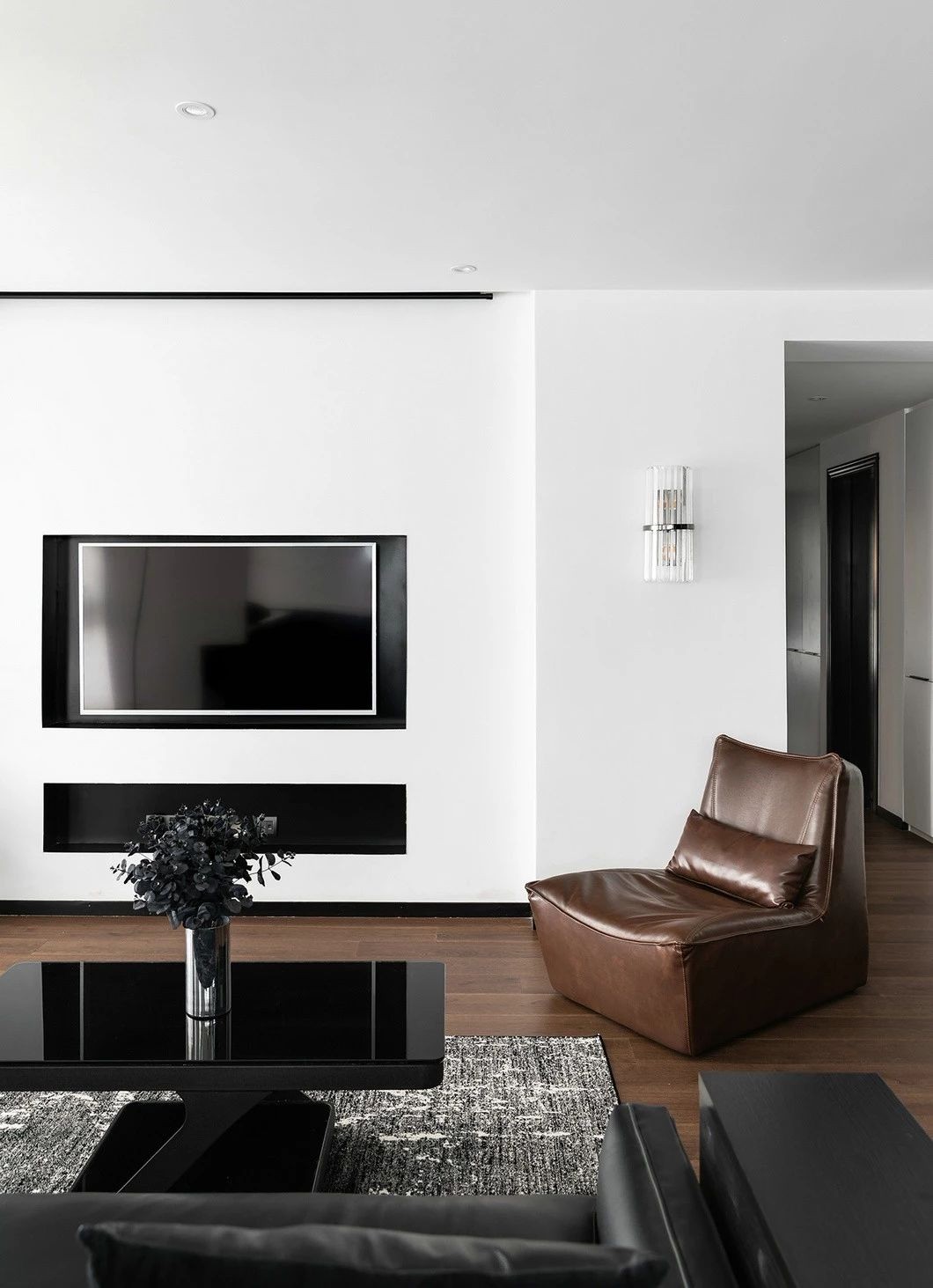 极致黑白丨非凡的设计格调-17