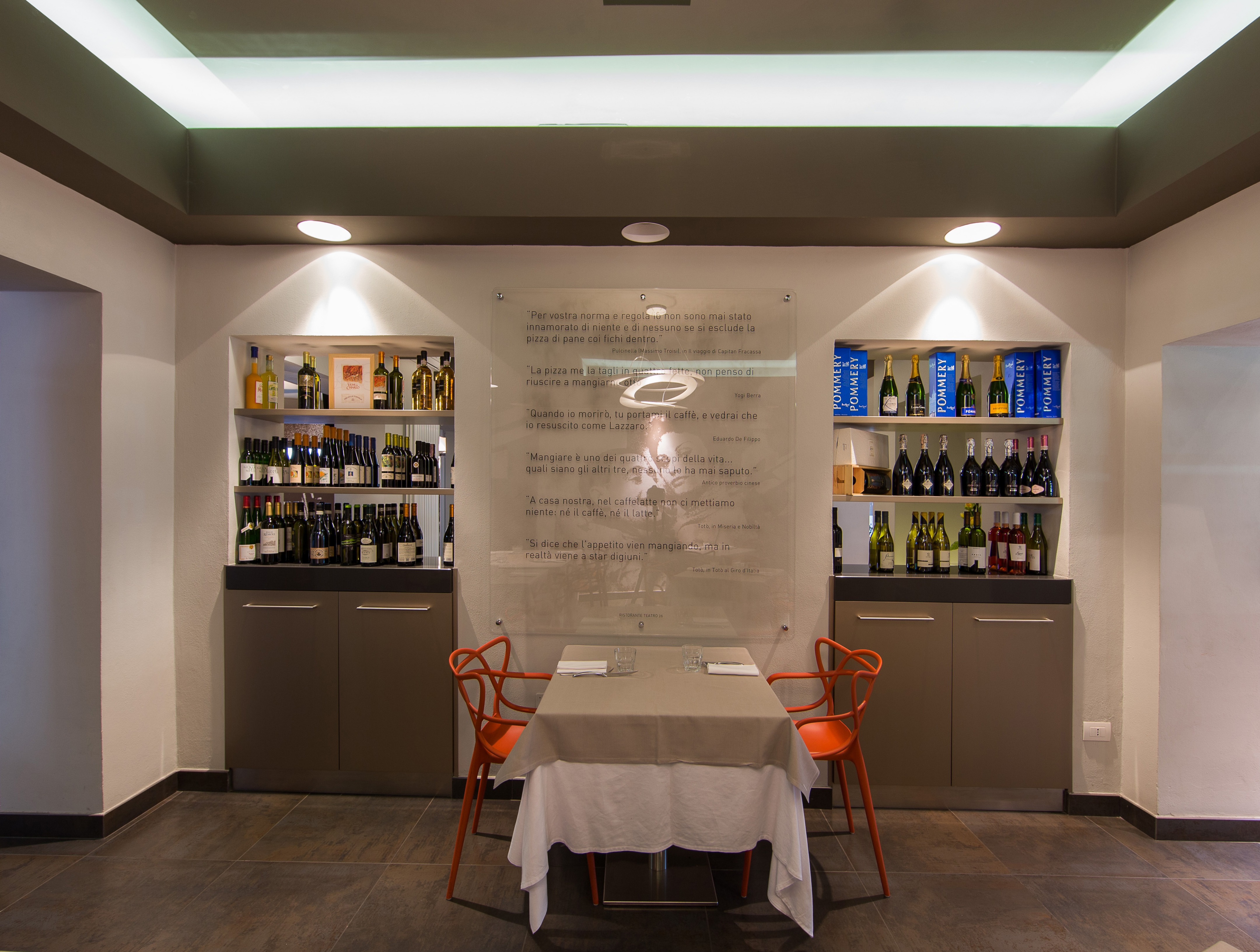 剧院式餐厅 Teatro 26 | 定制家具与光影艺术的完美融合-28