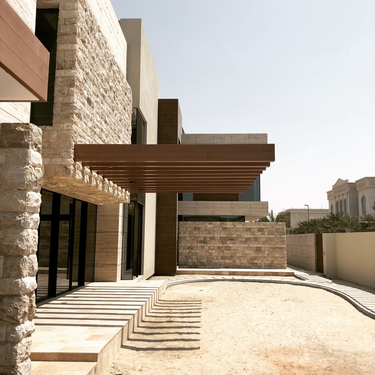 阿联酋乌姆阿尔谢夫山地现代豪华别墅设计-4