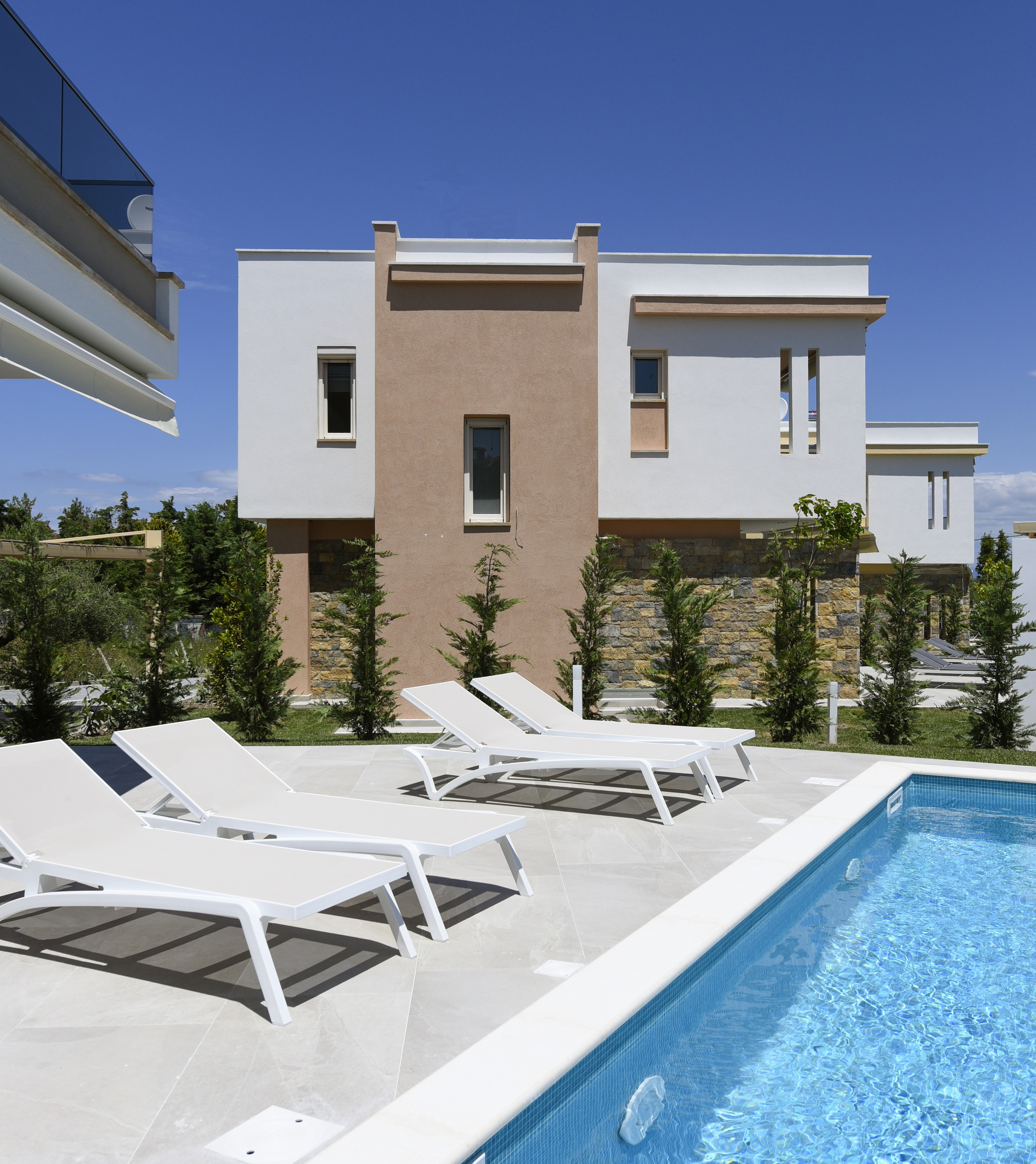 2018 年完工的三家庭住宅综合体-6