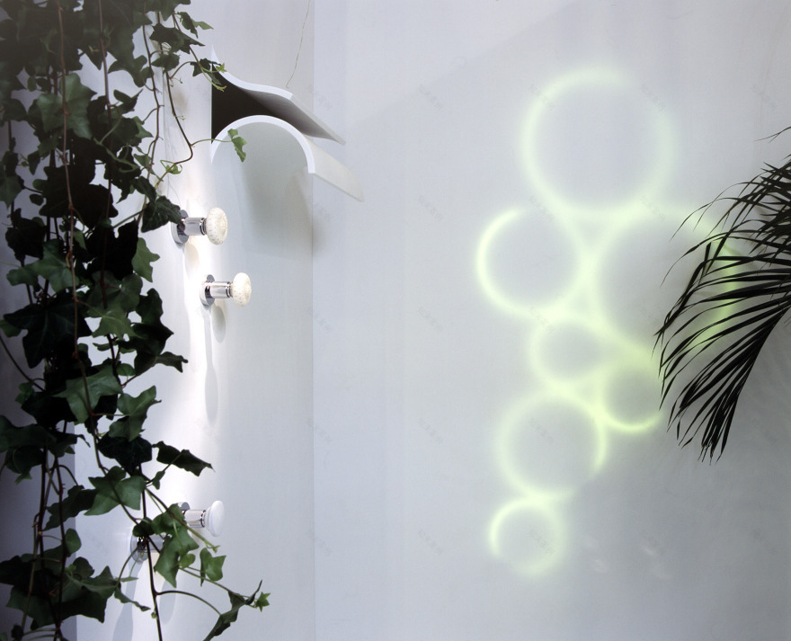 裸体的;赤裸的-5