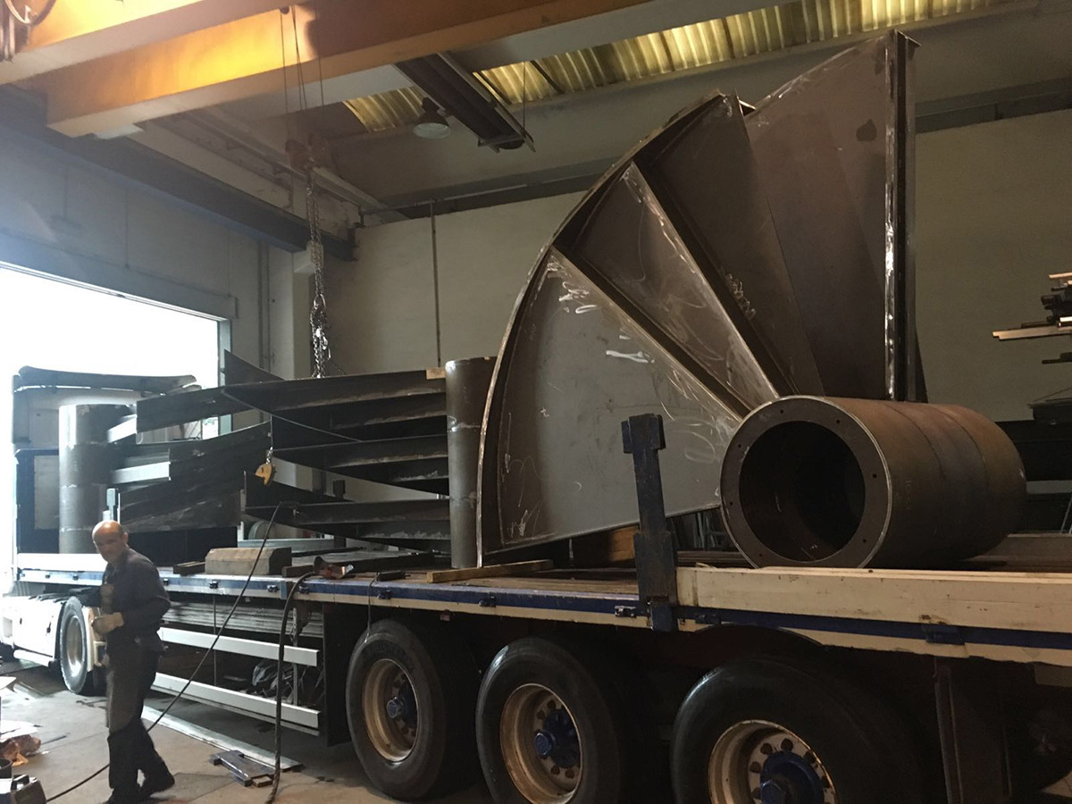 微软米兰新总部螺旋楼梯设计-36