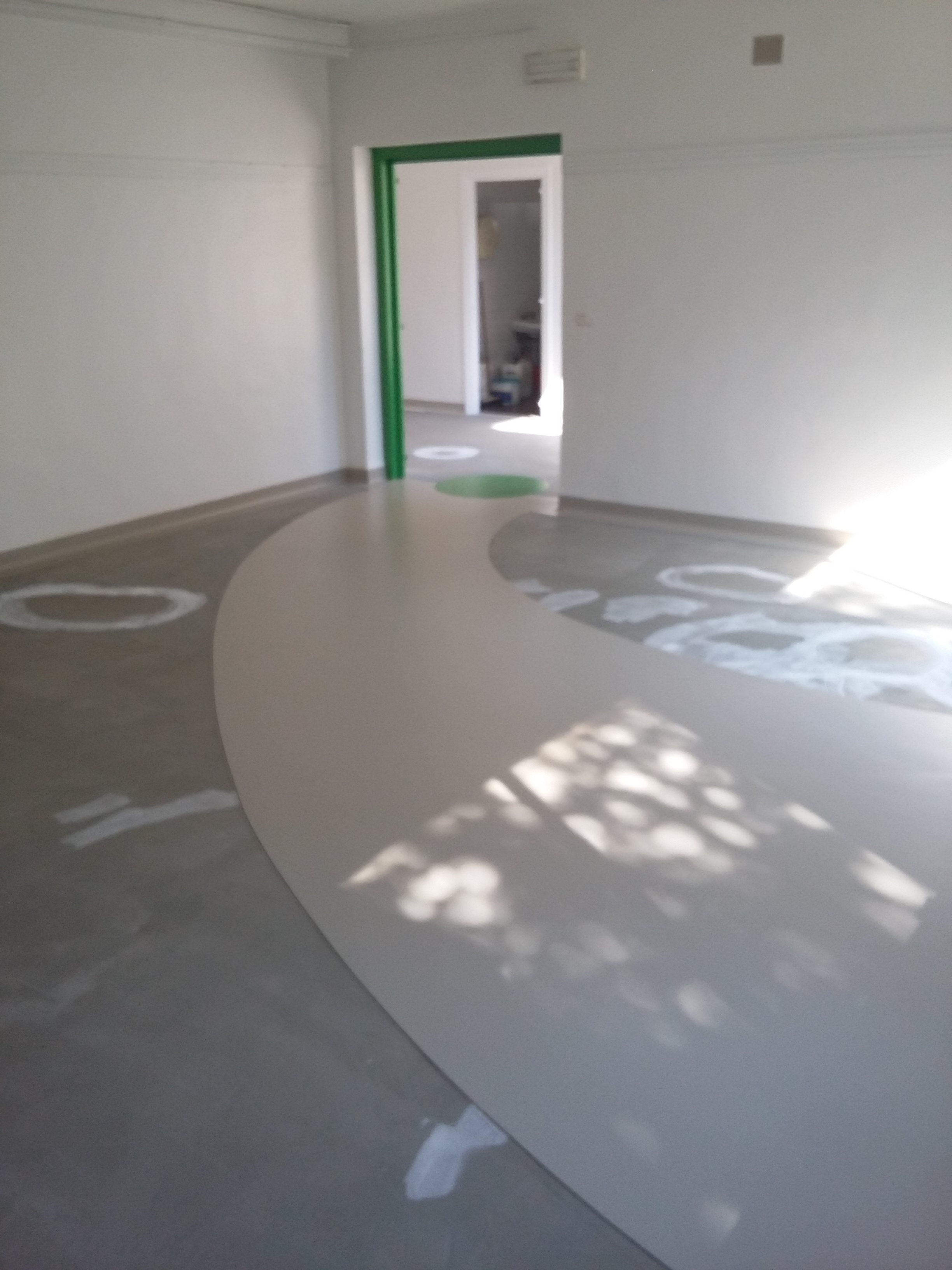 自然材质打造互动式幼儿教育空间-3