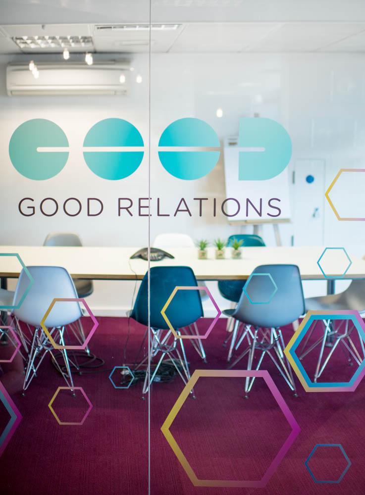 打造灵动办公环境,Good Relations 的玻璃会议室内装设计-13