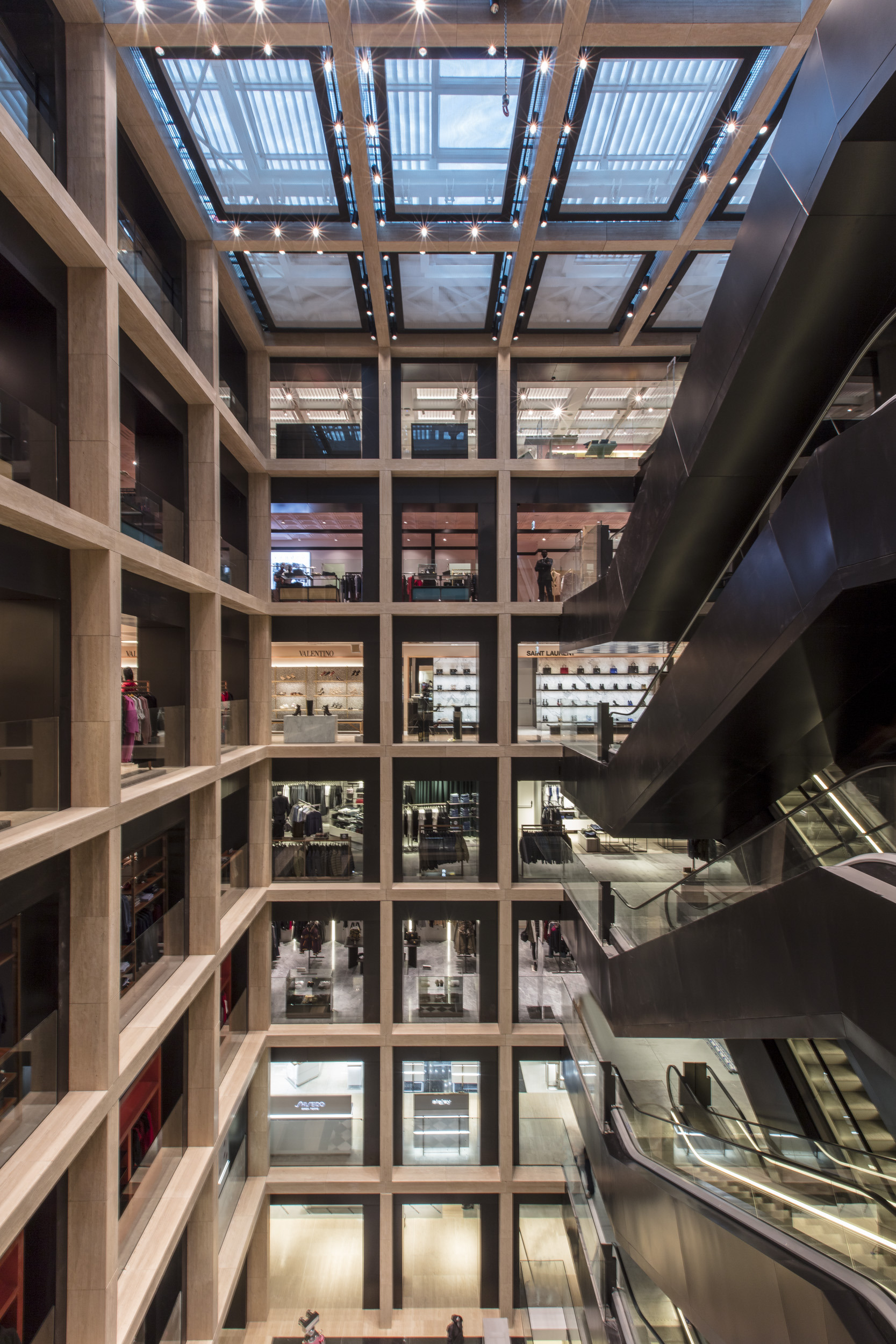 罗马 Rinascente 商场智能中性风格室内设计-1