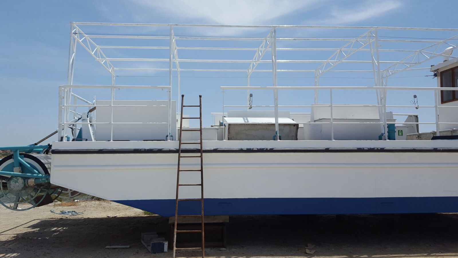 意式风情巴西融合,打造独特船舱酒吧-4