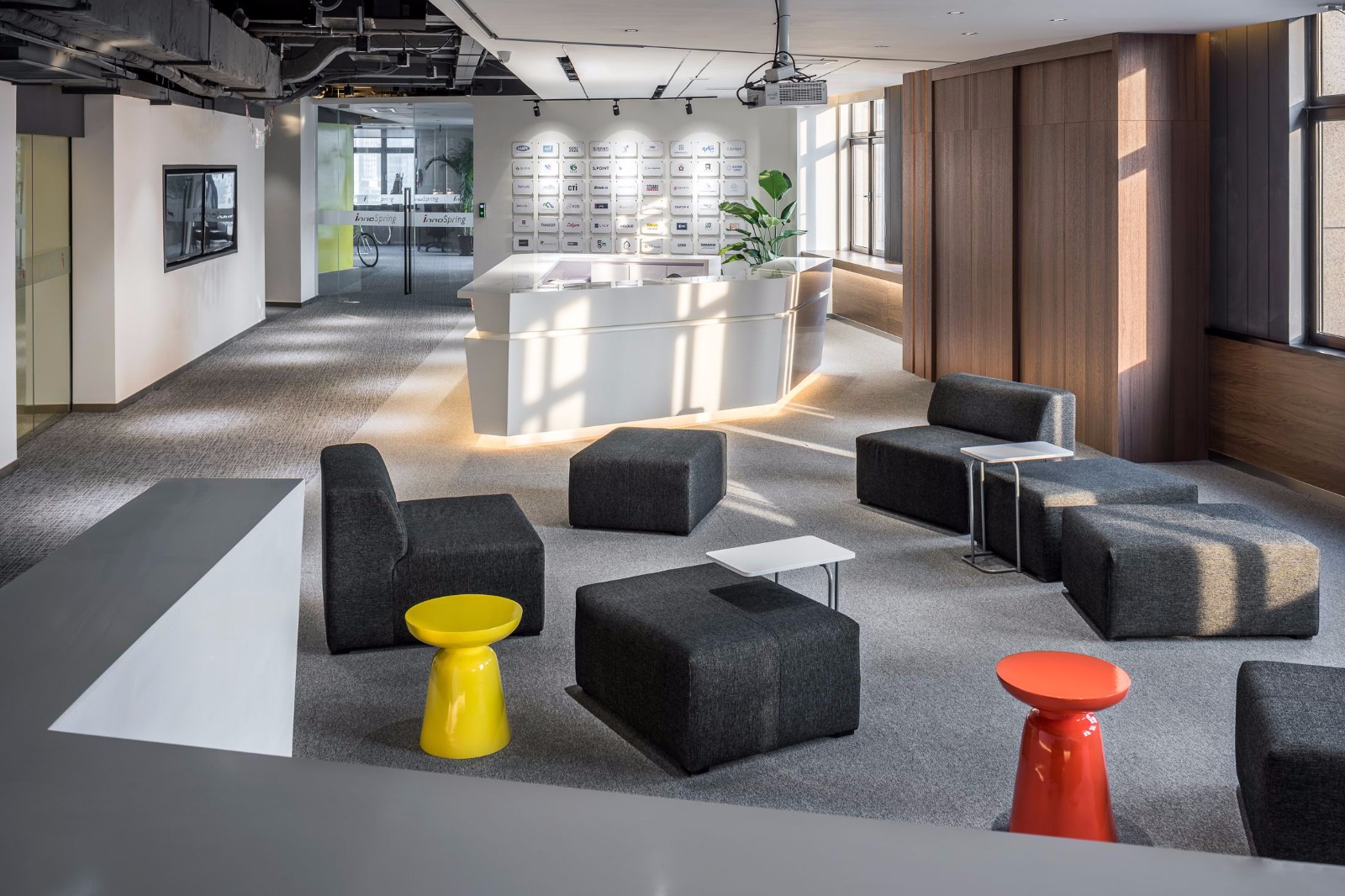 上海创源科技办公室孵化器-4