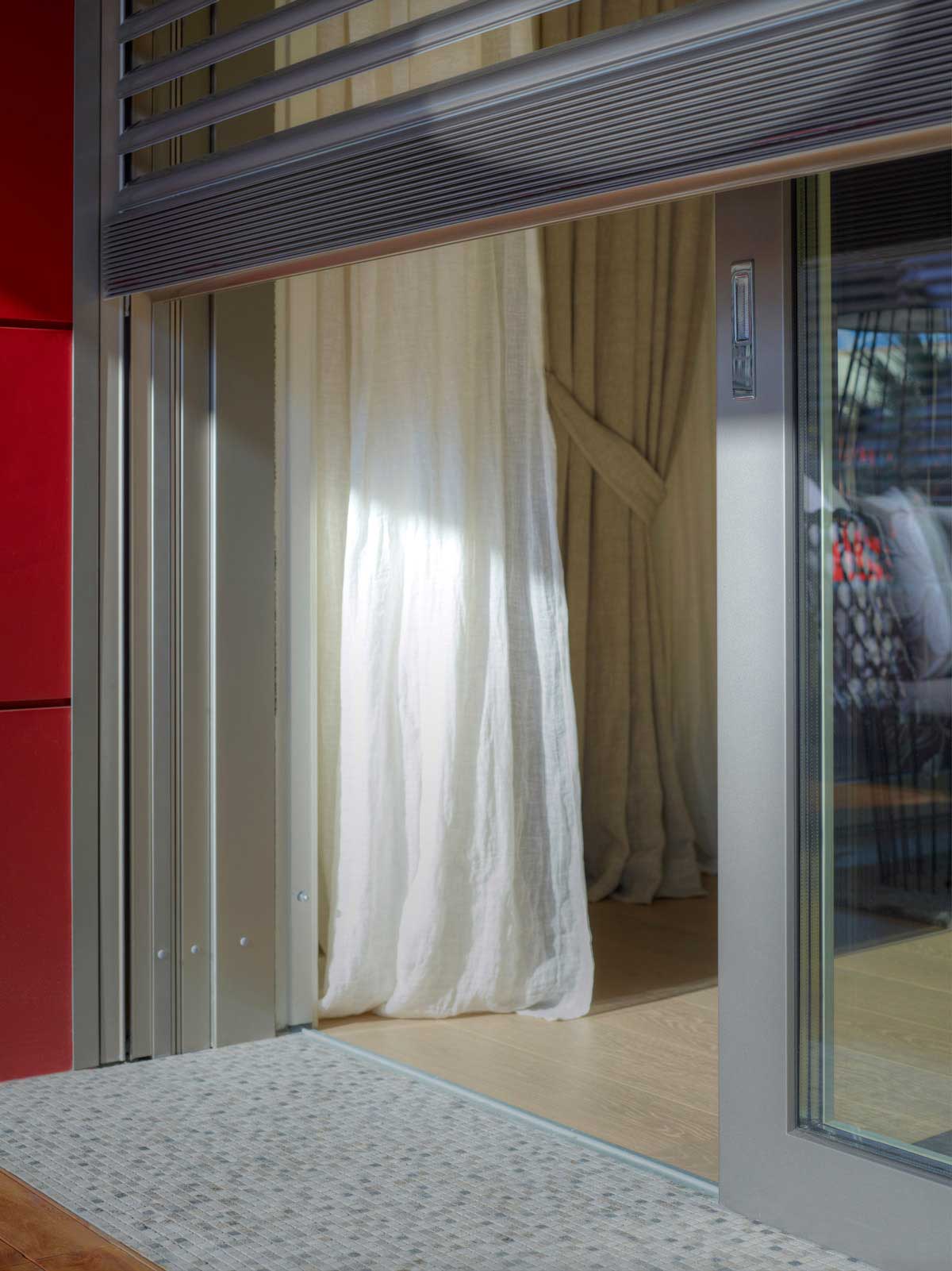 双层别墅“Villa Modena” 代简约风格融合自然光线-8