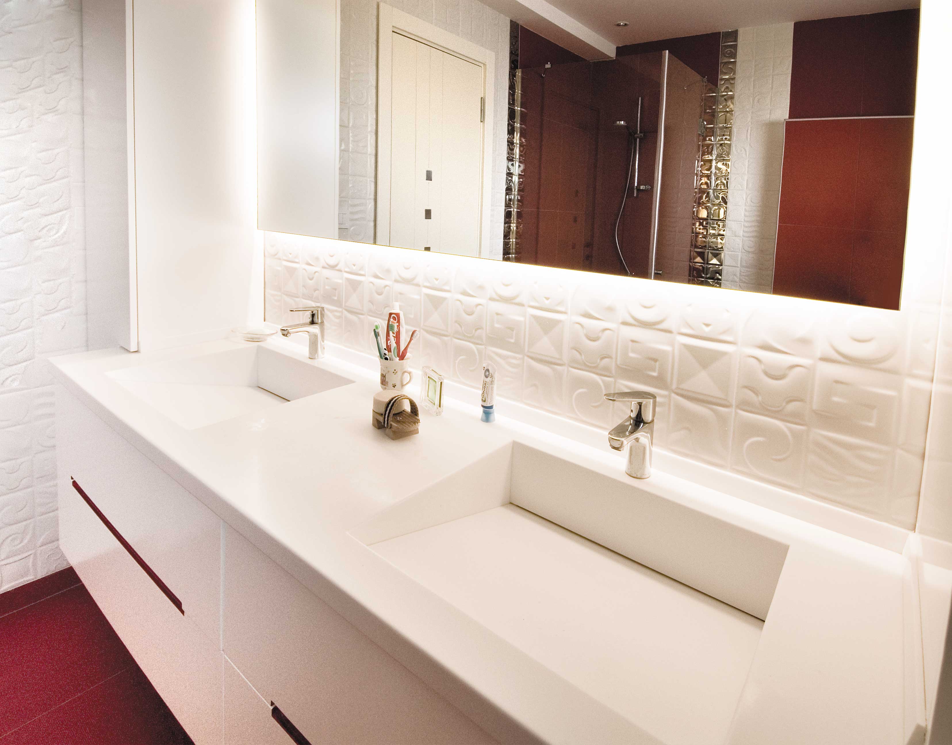 定制家具与自然融合的山间别墅设计-9