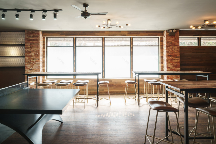 上海“骆驼”体育酒吧-6