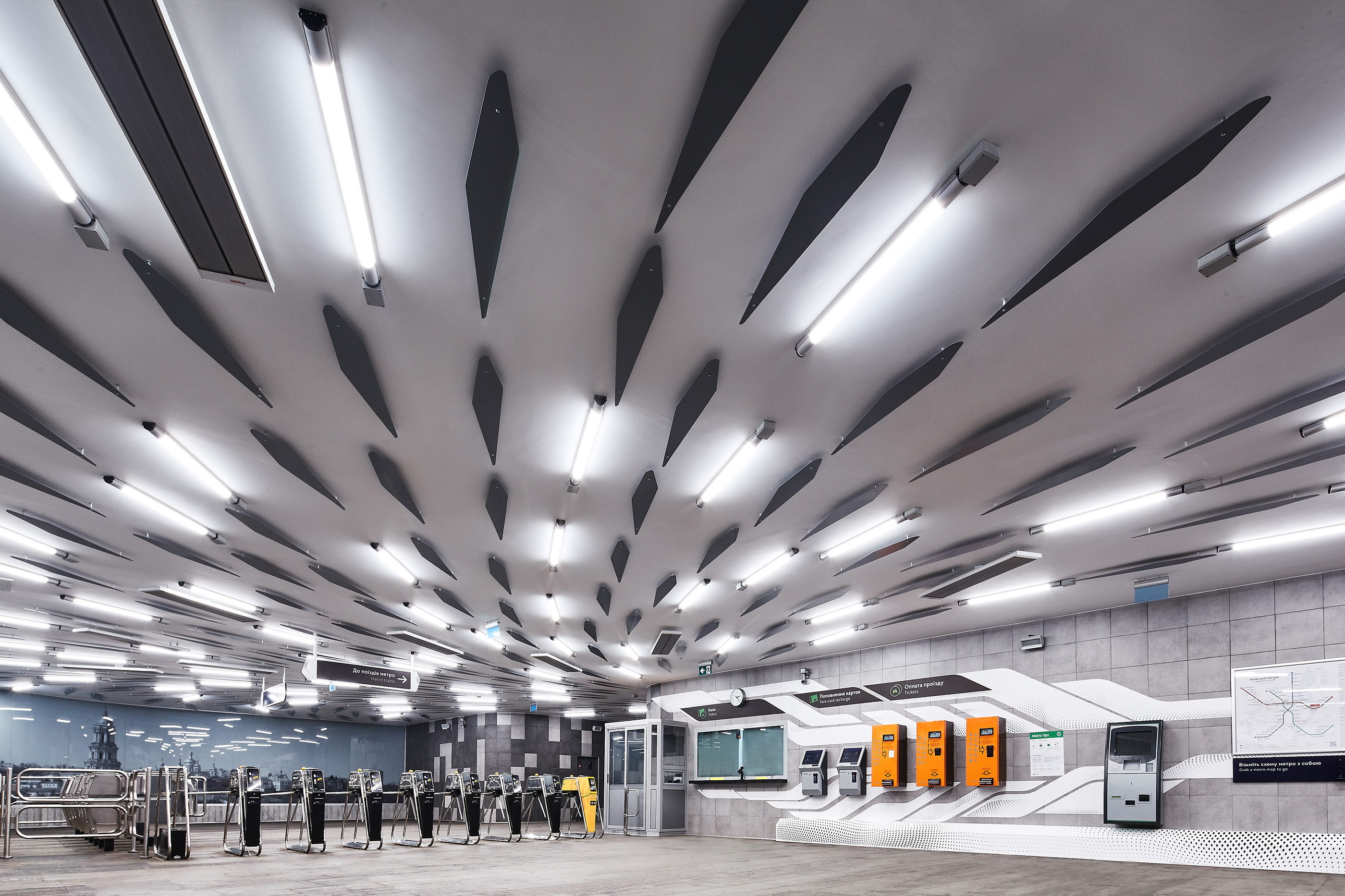 2017 年完成的基辅地铁站“利沃贝雷日娜”内部翻新设计-3