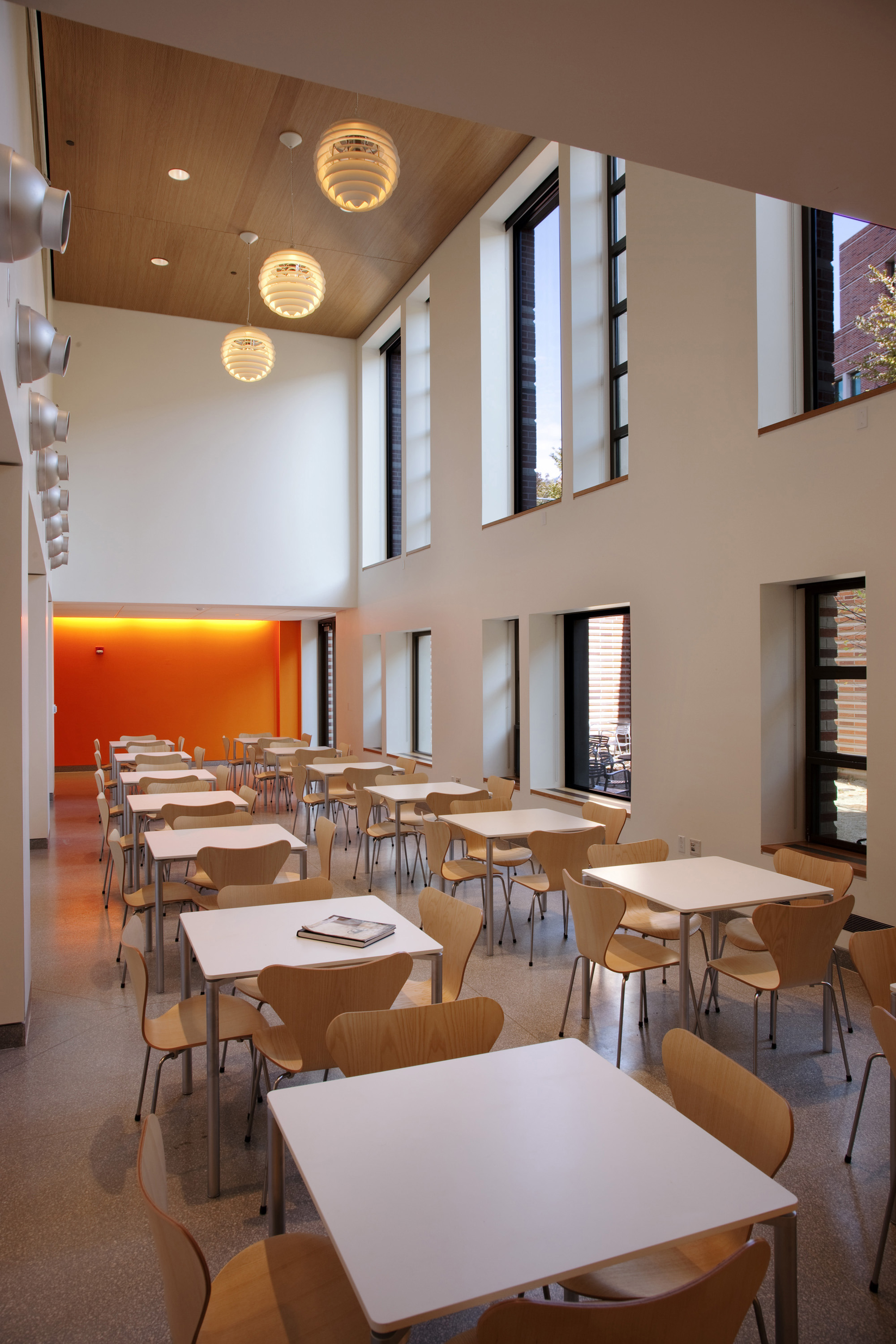 波浪式的红砖建筑 | 普林斯顿大学巴特勒学院宿舍设计-8