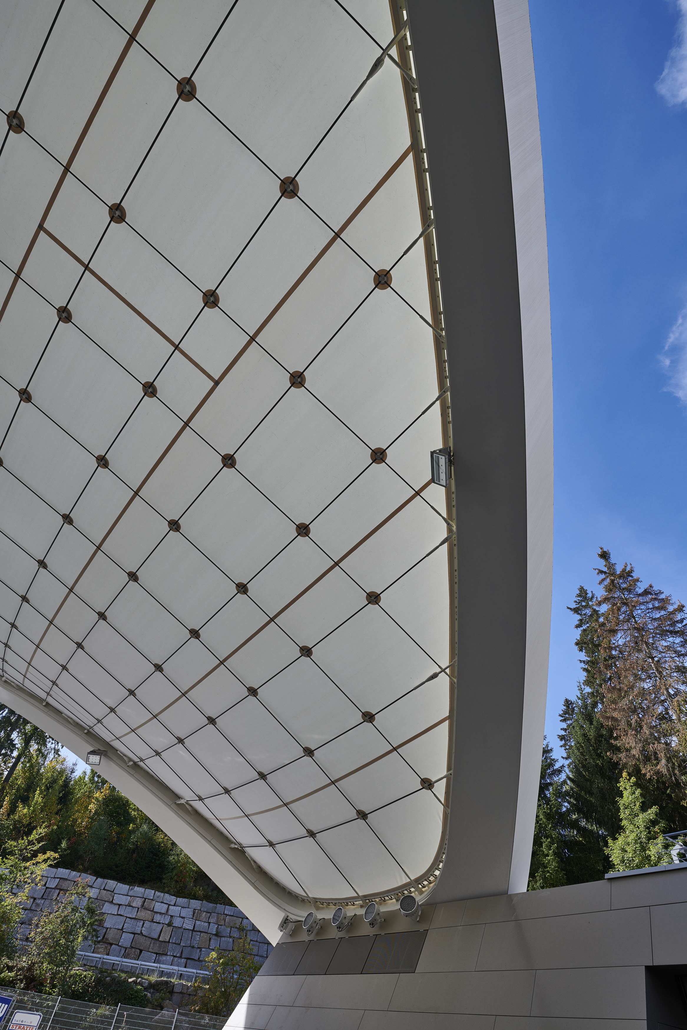 柏林-- 洛杉矶-- 北京 Graft 建筑事务所打造的 Schierke 竞技场-7