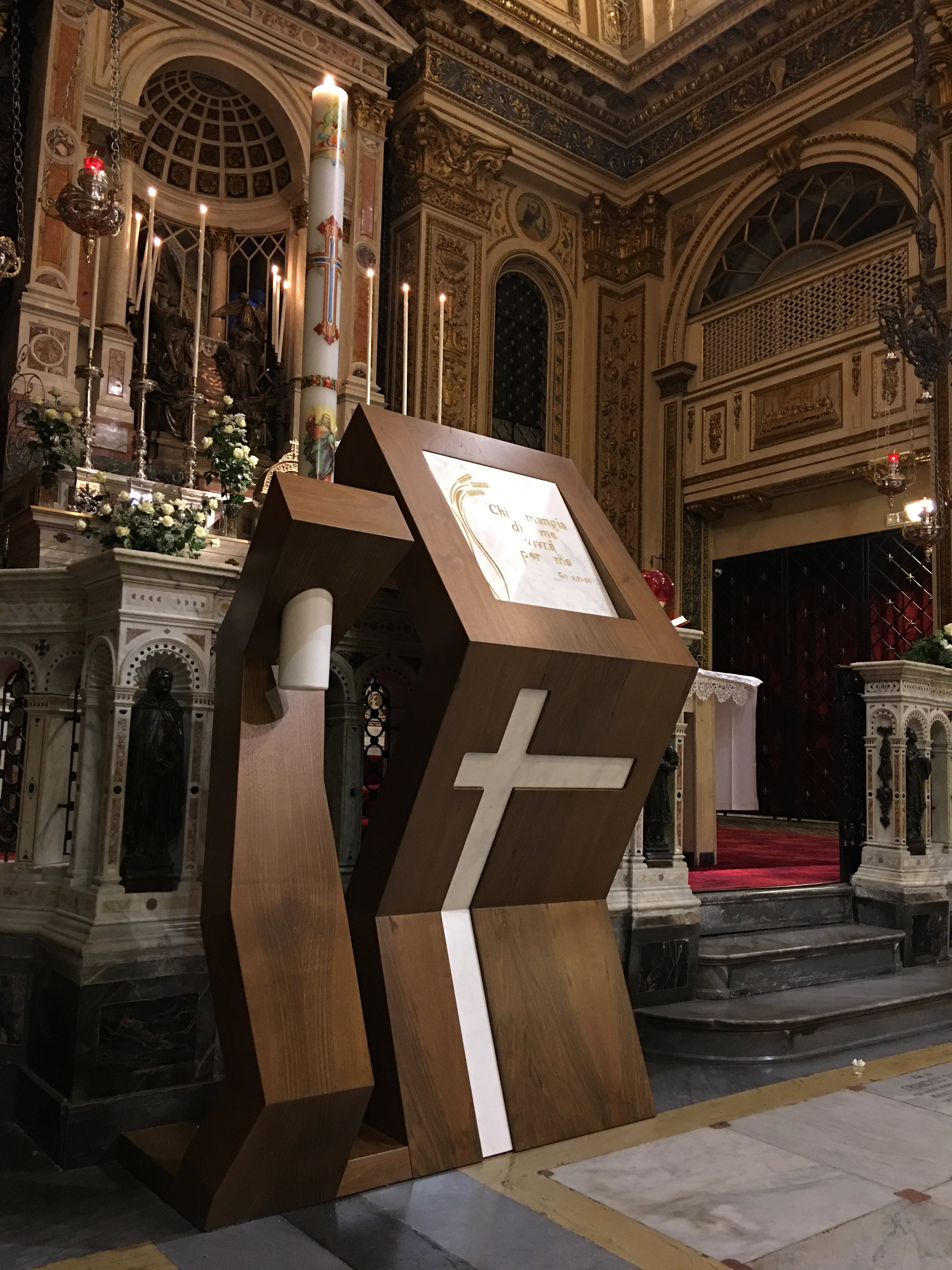 2016 年完成的"In Adorazione"项目 | 木质结构教堂的室内设计-0