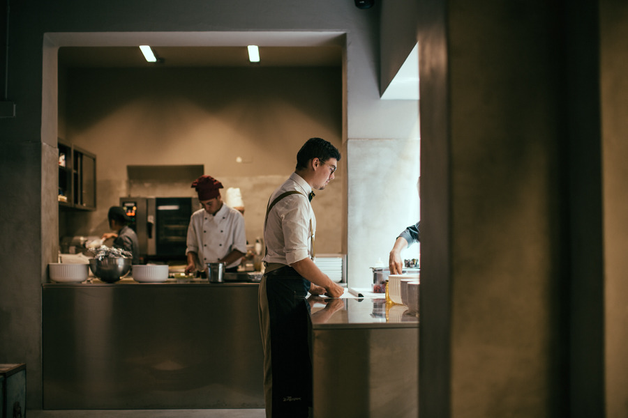 复古韵味与现代设计共融的餐厅空间-43