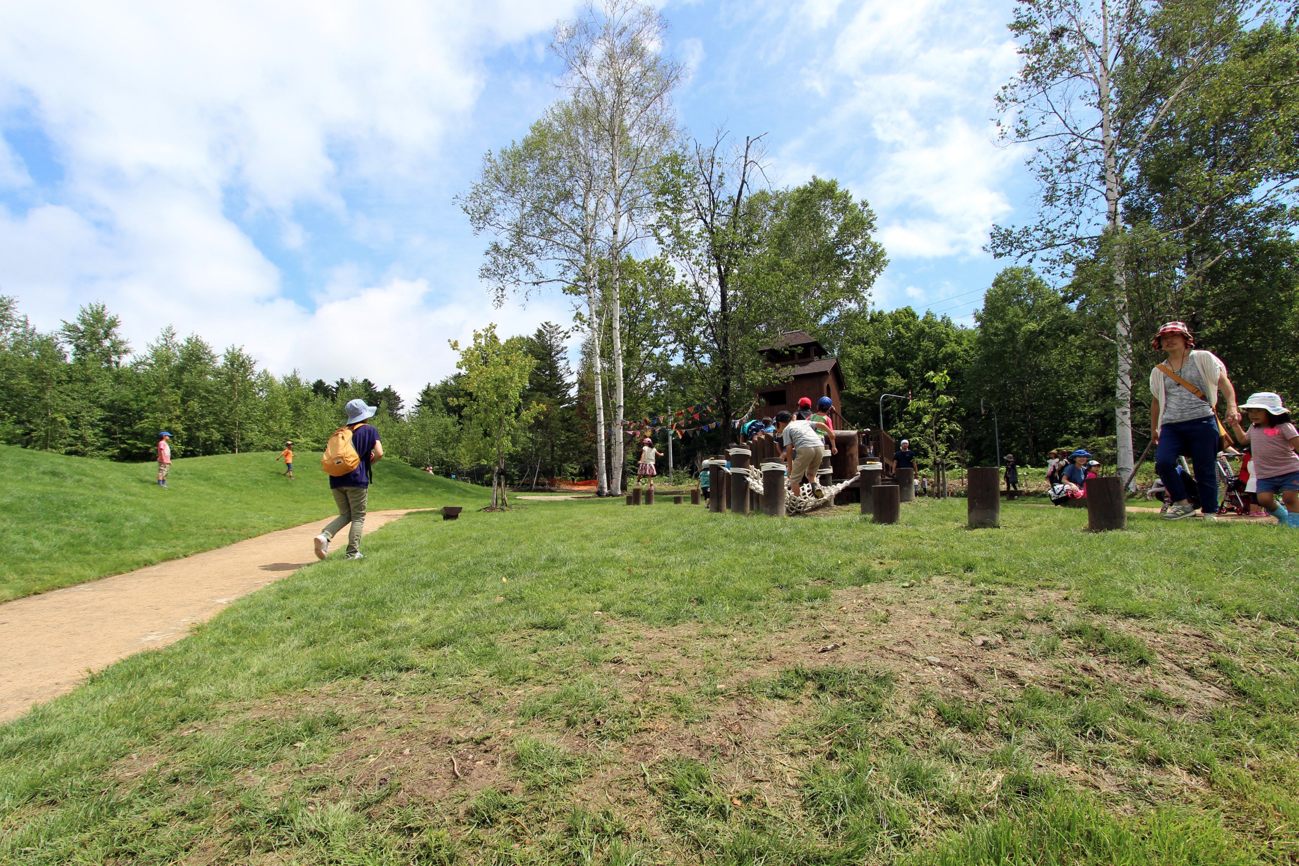 2015 年完成的库鲁米娜公共花园-23