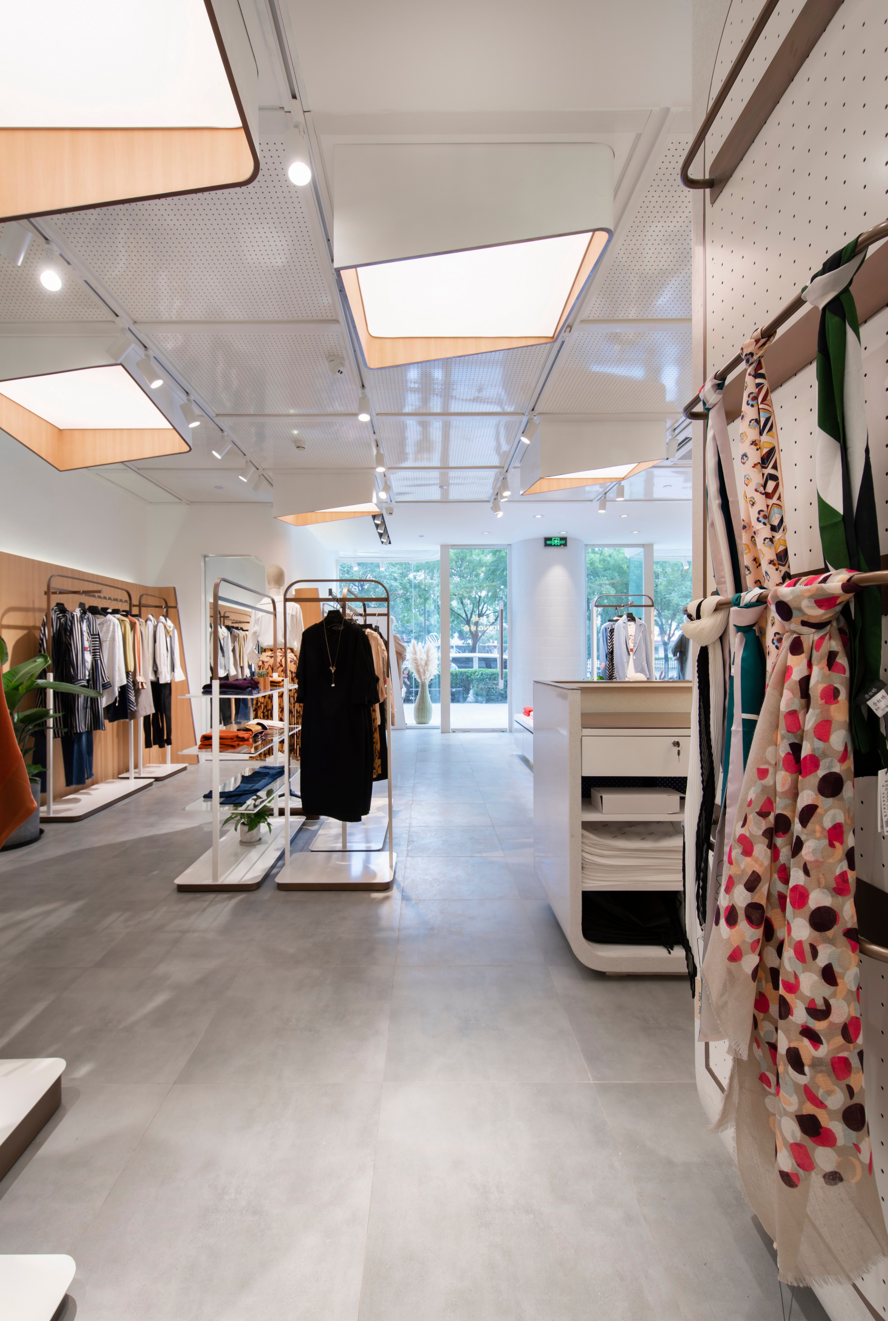 "年妞家"与"甲鼎"女性品牌旗舰概念店-10