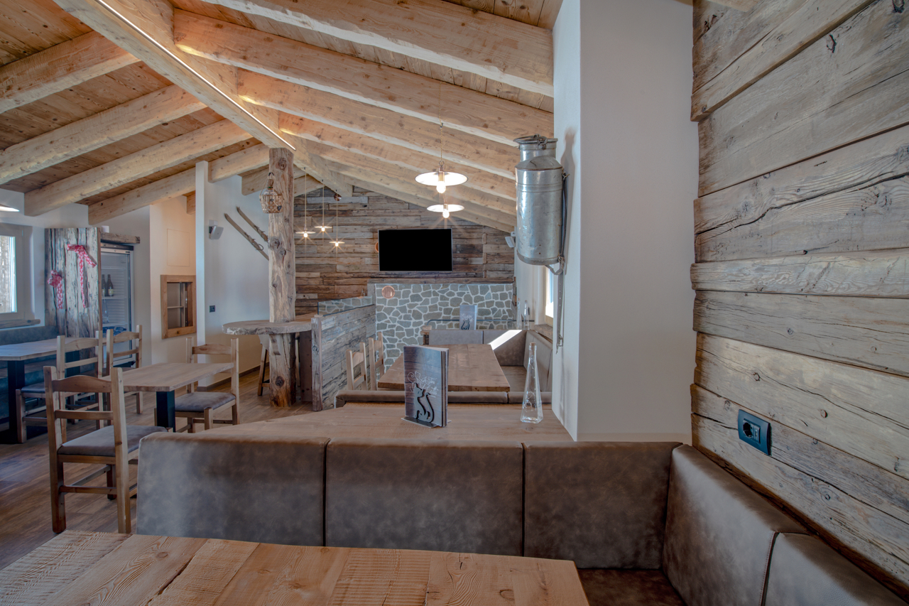 雪山之上的温馨猫舍——La Tana del Gatto 餐厅设计-19