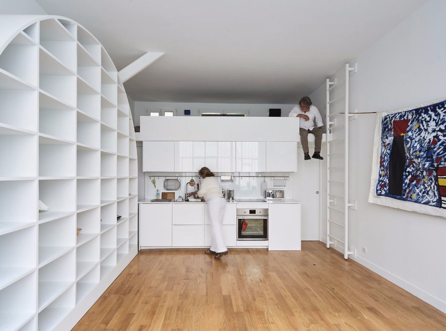 巴黎 30㎡小宅,拱形储物柜打造宽敞空间-27