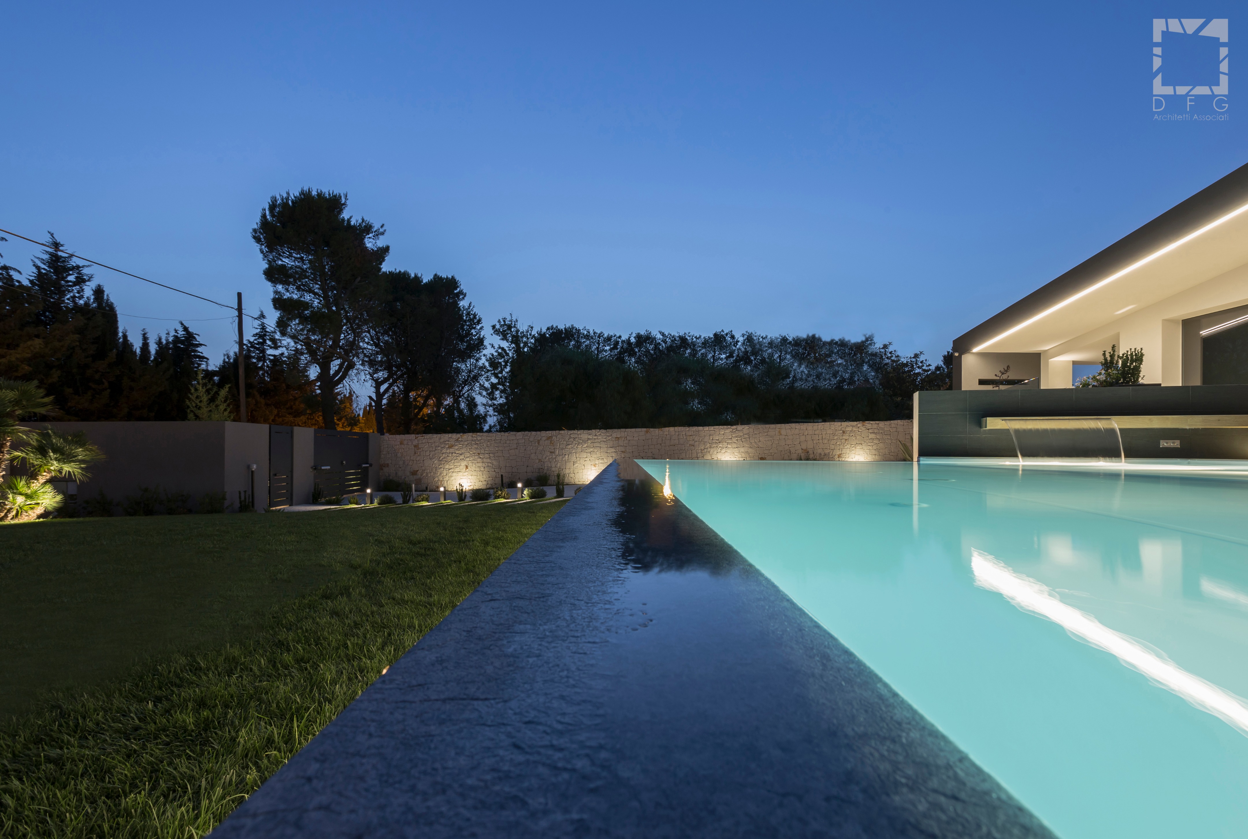 乡间别墅的屋顶奇观-12