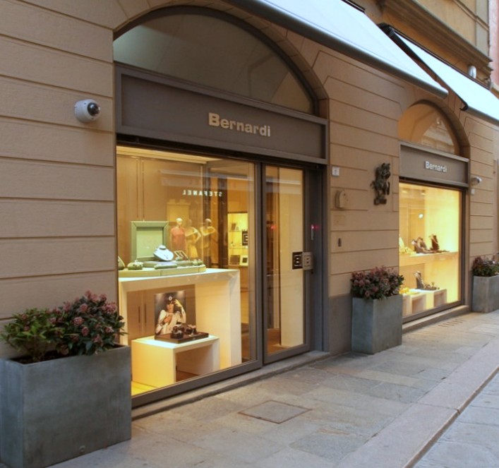 2011 年 Bernardi 珠宝店室内设计案例-0