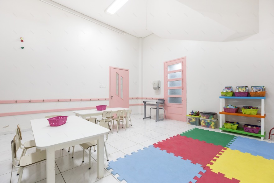 巴西幼儿园色彩斑斓的空间设计-40