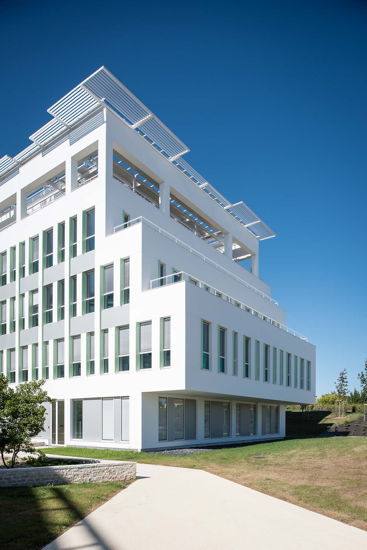 法国 Credit Agricole Poitou 企业总部，现代与古典的完美融合-2