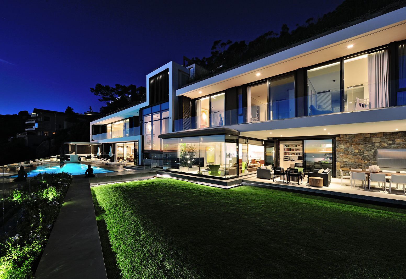 南非开普敦“Nettleton Ridge”海滨别墅 | 壮丽海景与生活空间的完美融合-1