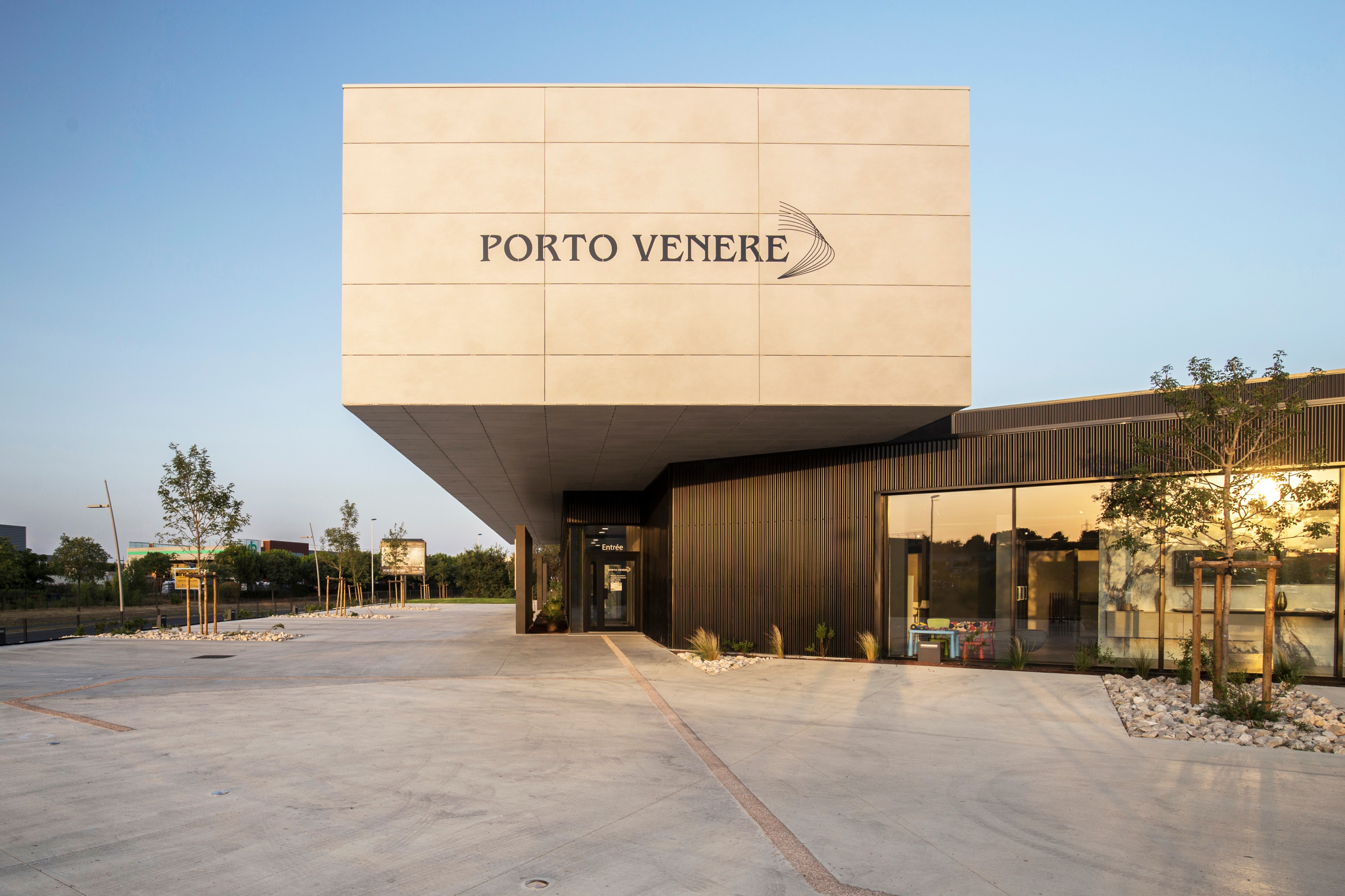 意式简约风 玻璃展示空间-2