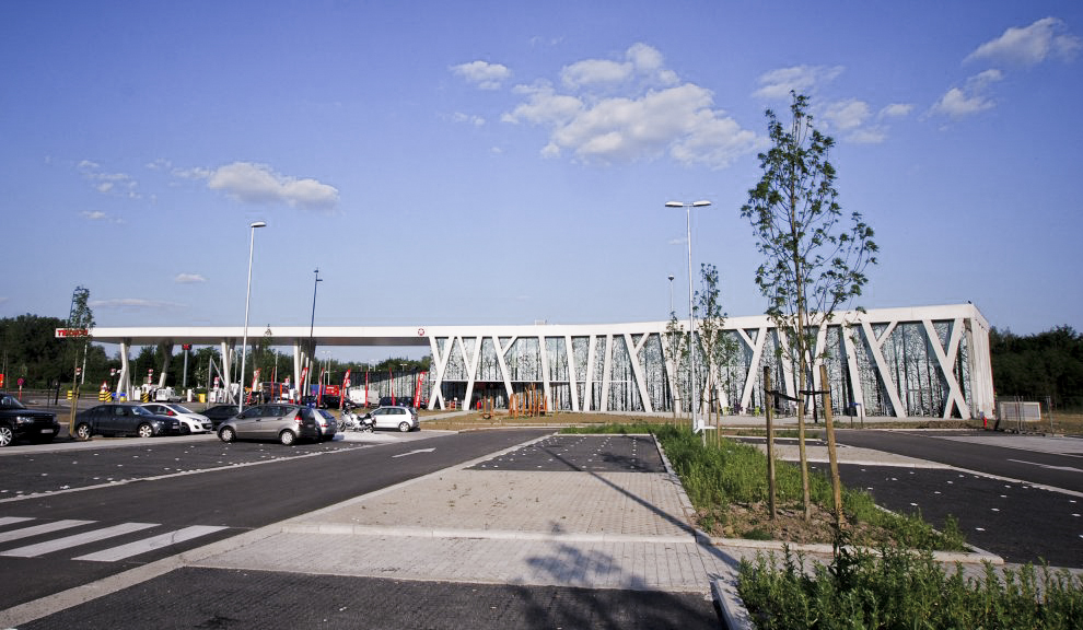 比利时 Heverlee 服务站绿色环保设计-44