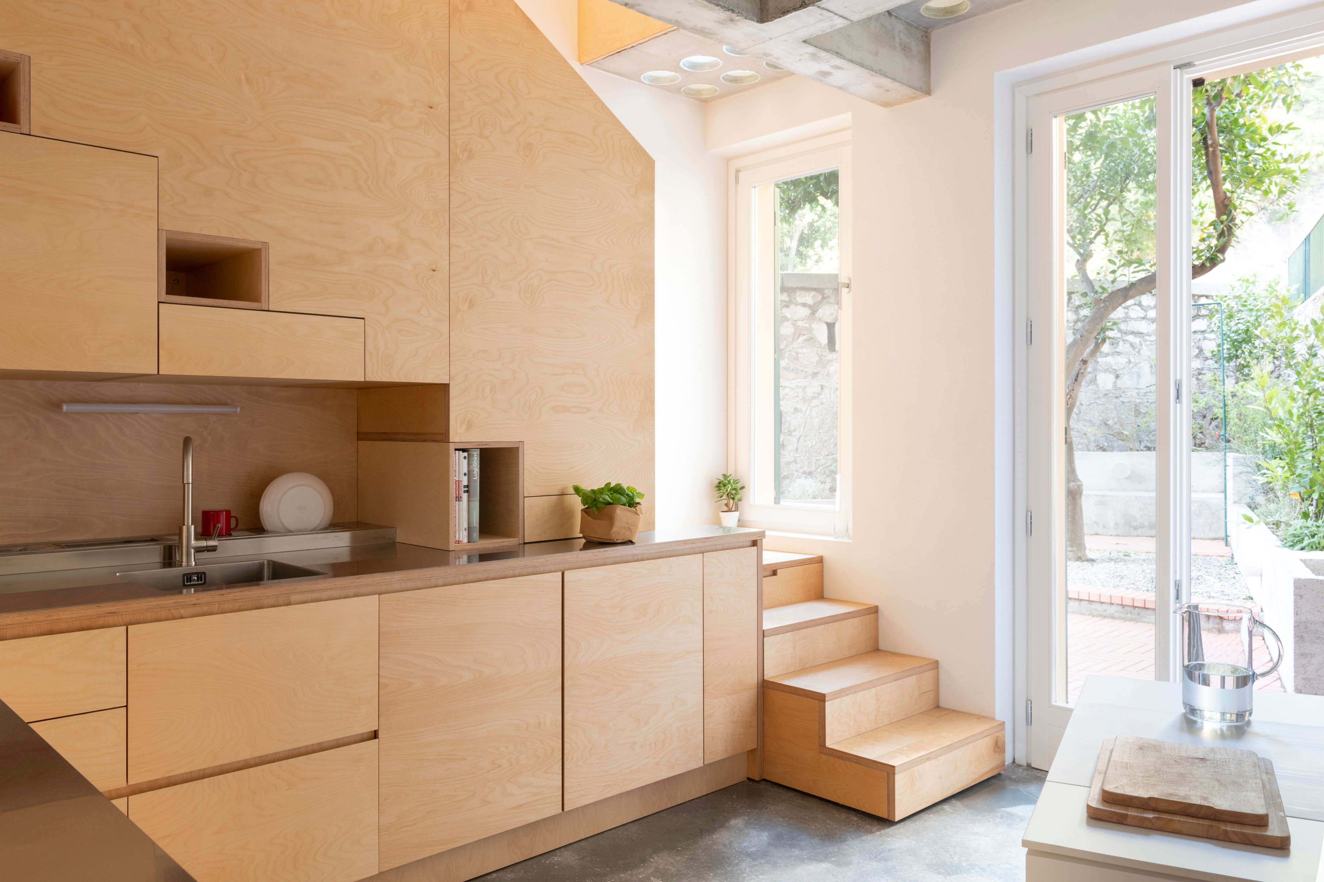 意大利 Varigotti 度假屋翻新 打造现代宜居空间-10