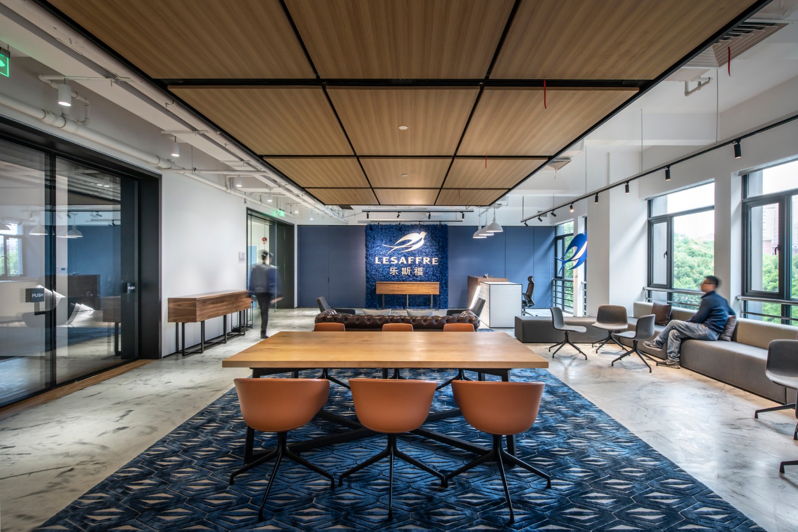 充满活力和协作精神的上海乐斯福中国总部  M Moser Associates-1